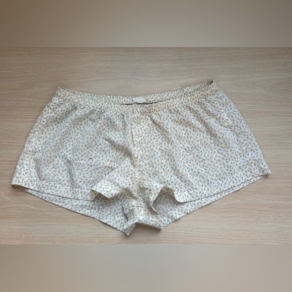 Brandy Melville Pants - Brandy Melville Cream Floral Women Shorts